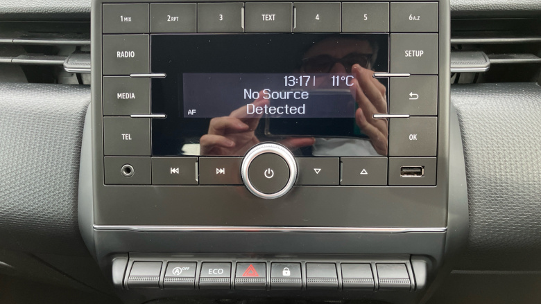 Renault Clio 1.0 TCe 100 Play 5dr Petrol Hatchback